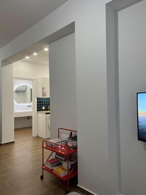 Urban & Modern In Exarcheia: Vibes Apartment