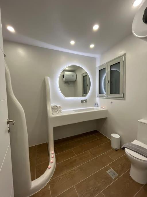 Urban & Modern In Exarcheia: Vibes Apartment *